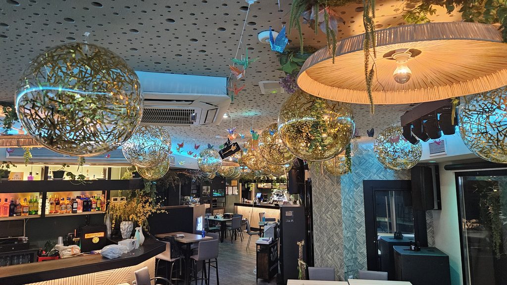 Vista panorámica de la sala Le Première en Albacete